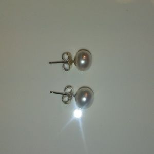 7 mm Wht Real Pearl Earrings  Sterling Silver Post